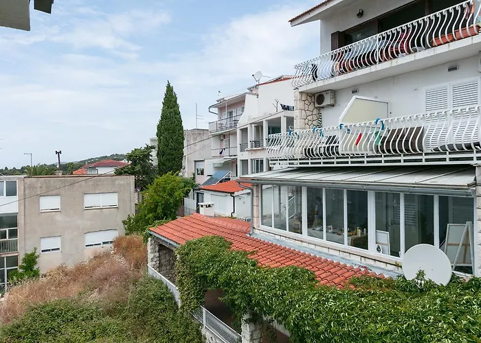 Apartment Bellevue Hvar