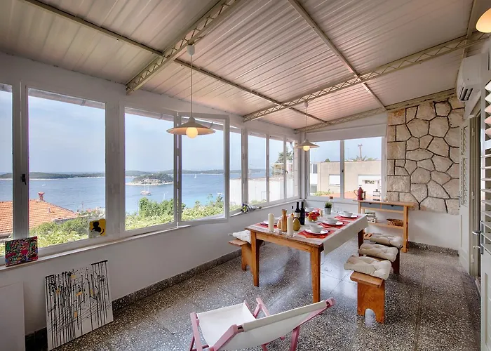 Bellevue Hvar Апартаменты *